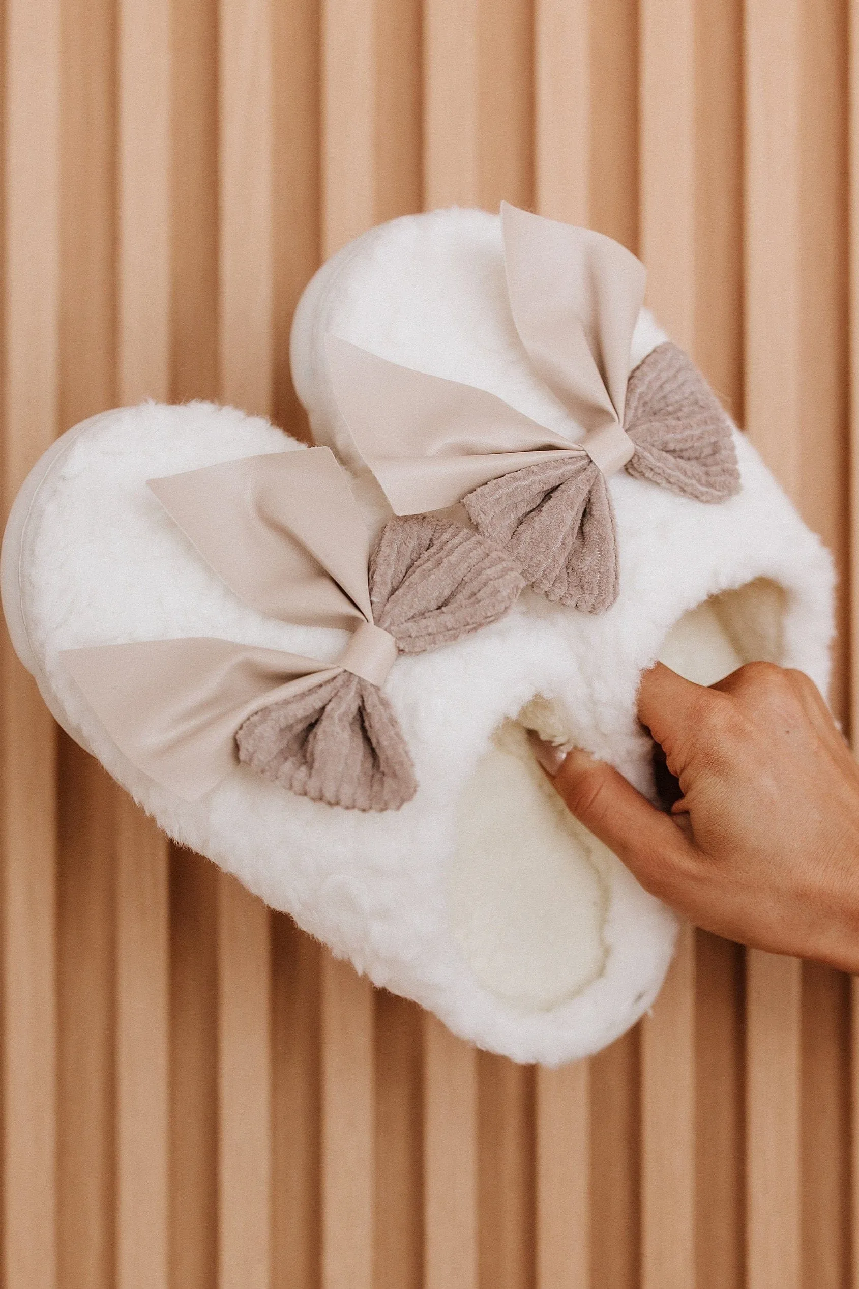 Bow Plush Winter Slippers