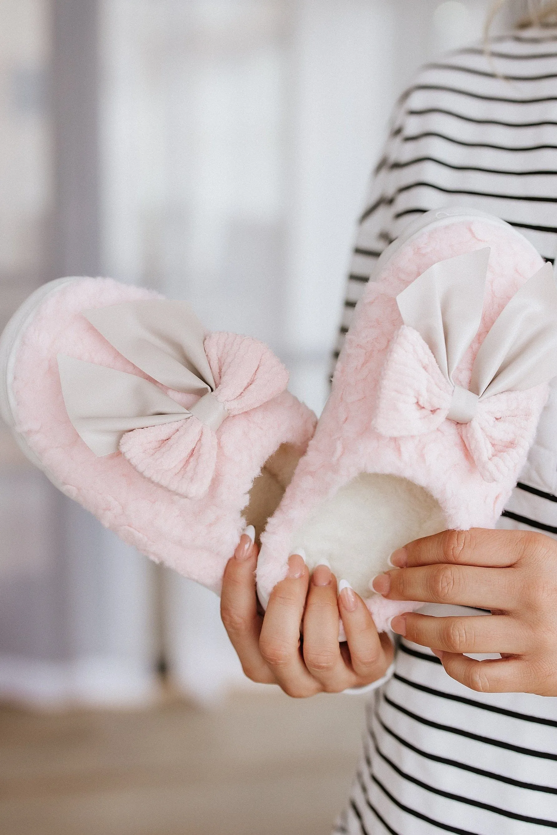 Bow Plush Winter Slippers