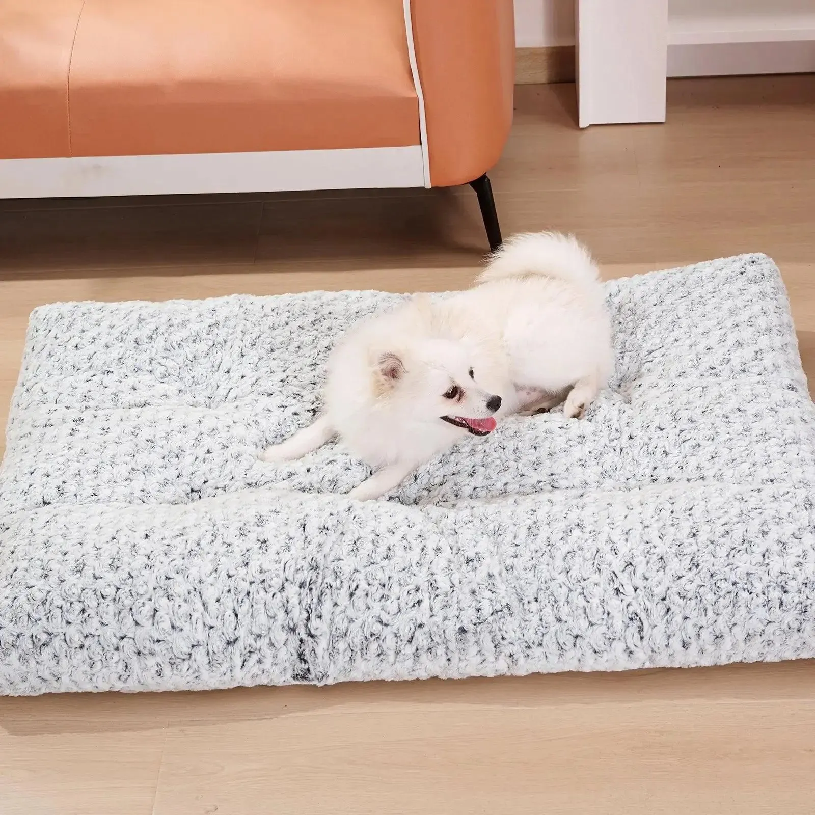 Luxurious Comfort: Thickened Rose Velvet Dog Bed