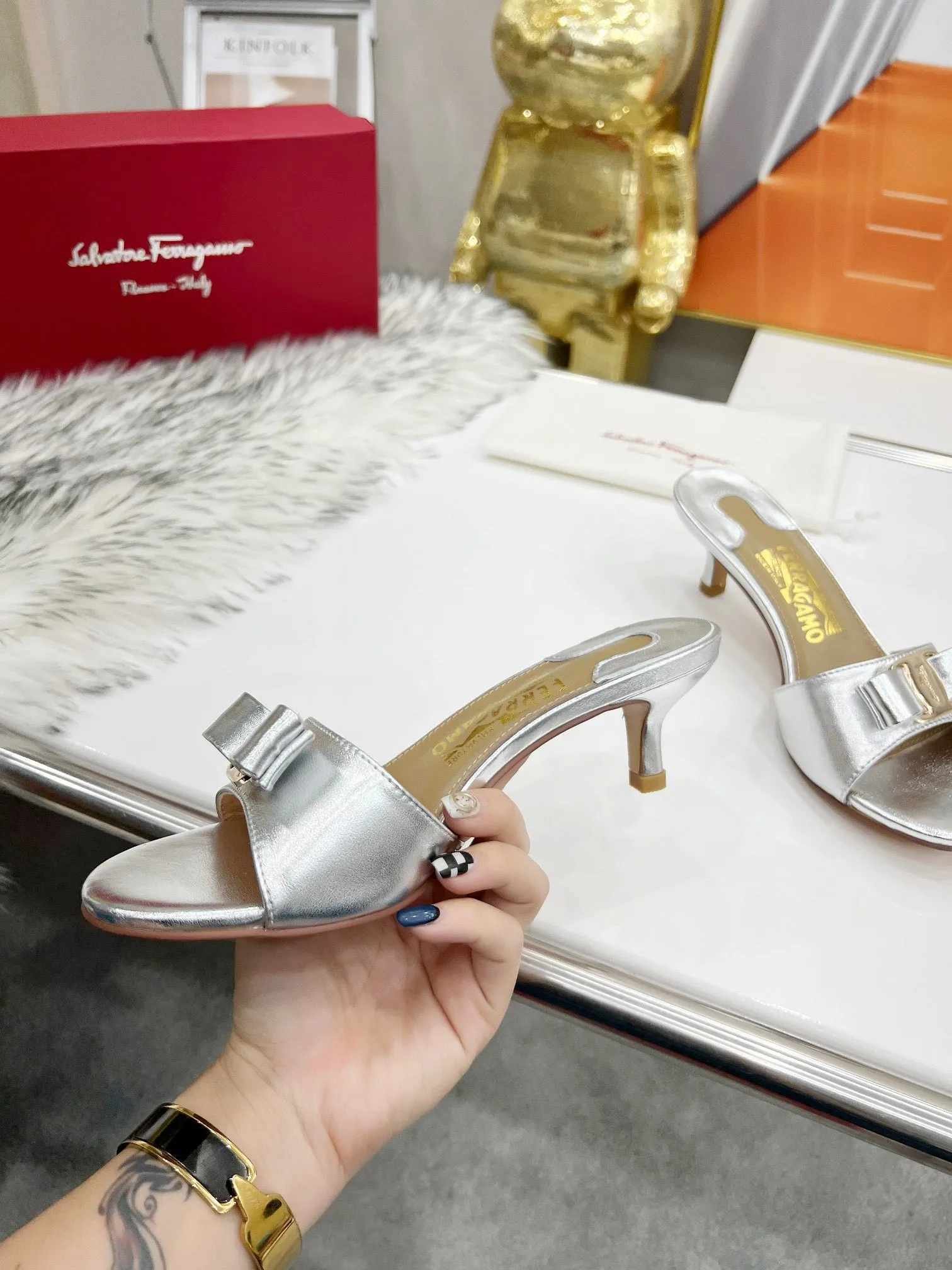 SE801  Size5-12   Heels:5cm Material: Cowhide  Lining: Sheep skin Sole: Italian leather