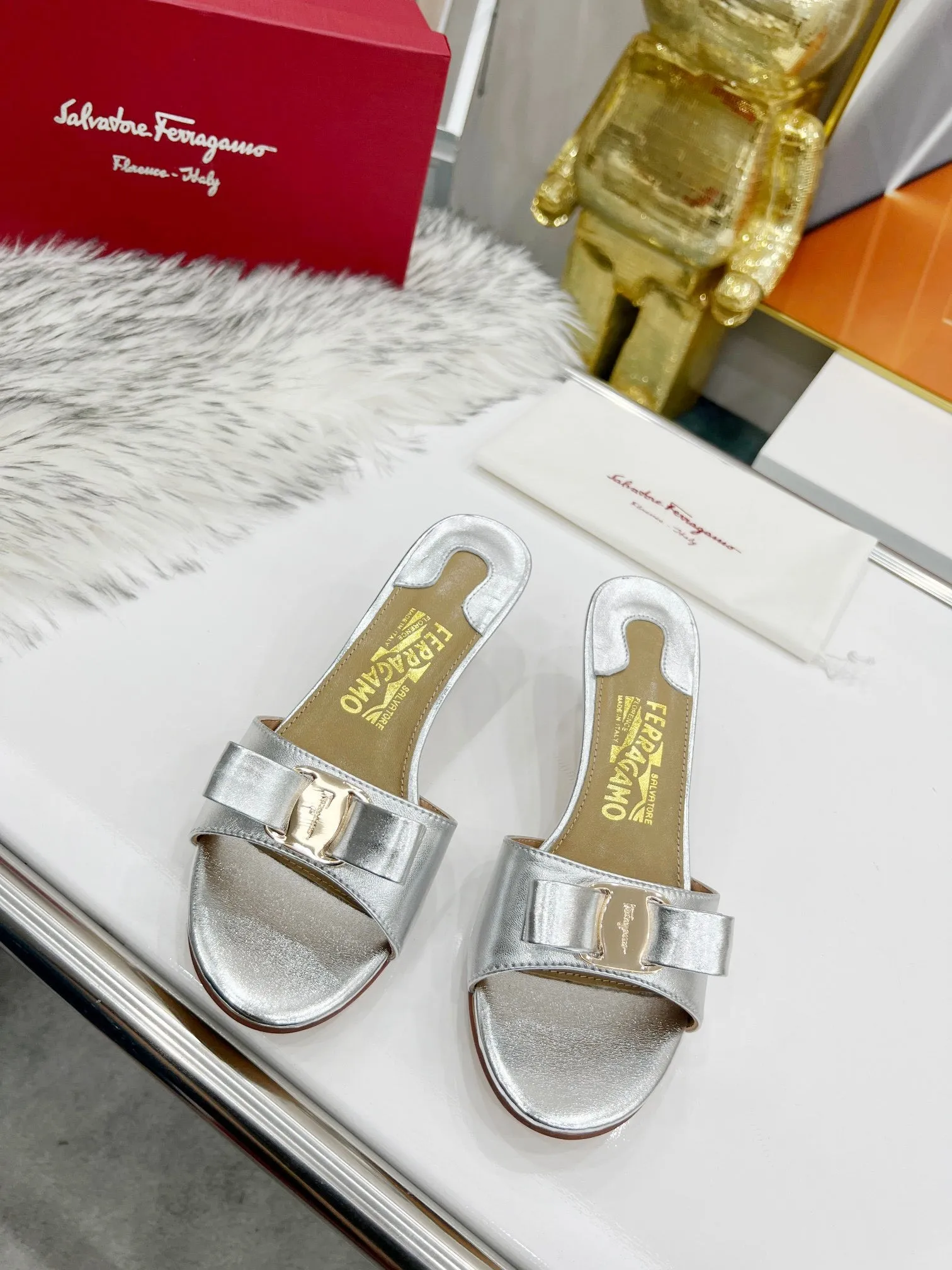 SE801  Size5-12   Heels:5cm Material: Cowhide  Lining: Sheep skin Sole: Italian leather