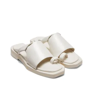 Twist Open Toe Cutaway Bottom Slippers in White